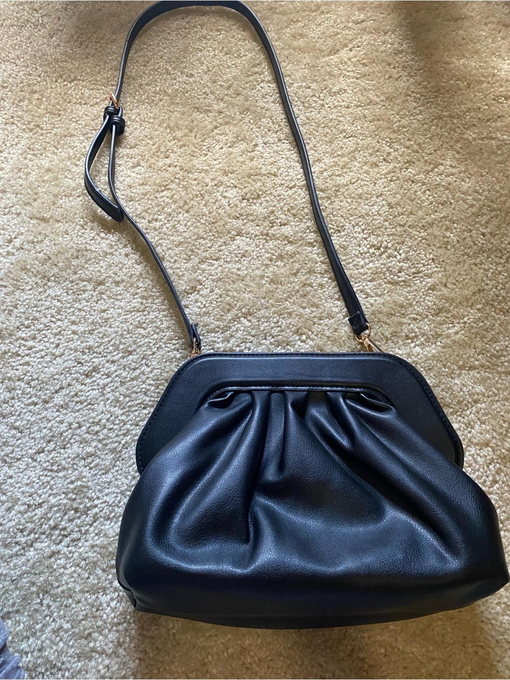 black shoulder bag